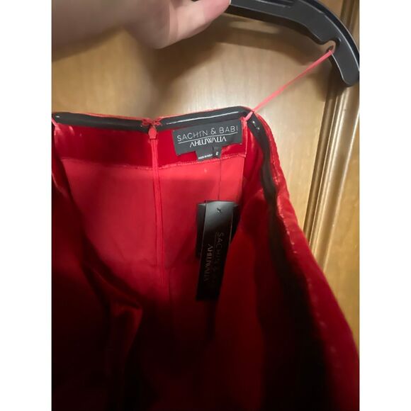 Red fantastic dress by Sachin and Babi - Picture 3 of 4